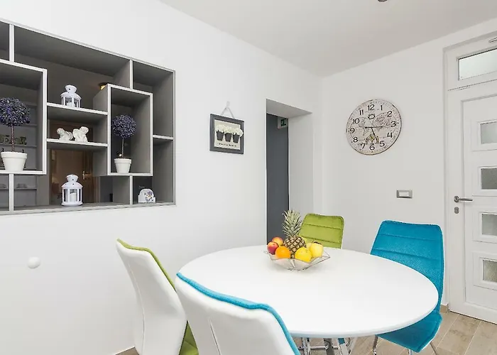 Apartments Zina
