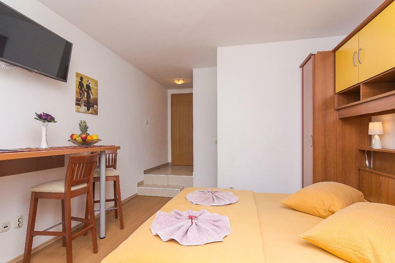 Zina Apartment Brela